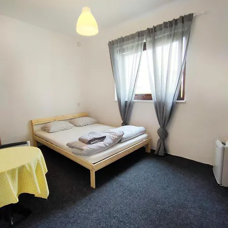 Rum i privatbostad Marynarska 57 *