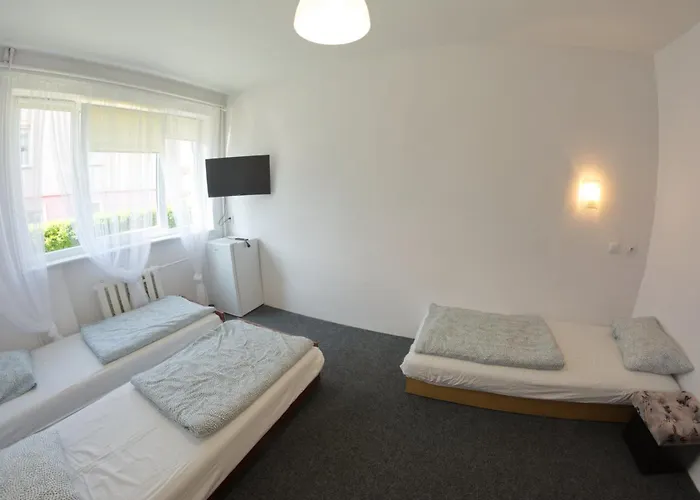 Kwatera prywatna Marynarska 57 *