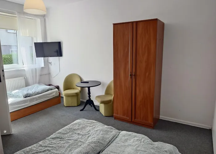 Marynarska 57 Kwatera prywatna *