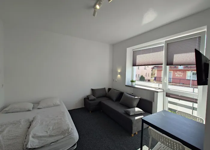 Kwatera prywatna Marynarska 57 *